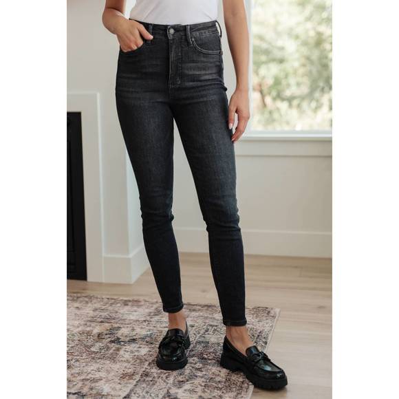 NEW JUDY BLUE high rise control top skinny jeans in washed black - Picture 2 of 3